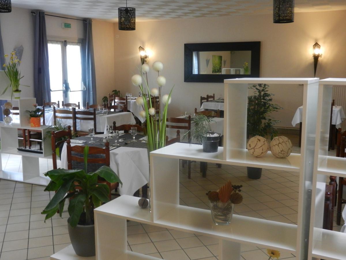 L'Arvor Hotel Guer Zewnętrze zdjęcie